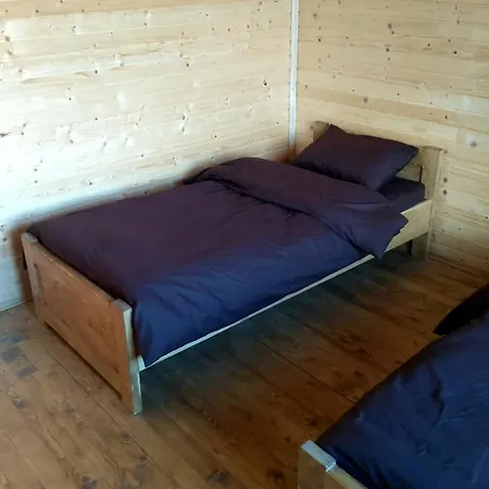 еко-садиба сова бубу ゲストハウス イズキ